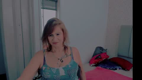 Snapshot of scarlethoot_ chatting on January 17, 3:43 pm S C A R L E T online show from January 17, 3:43 pm