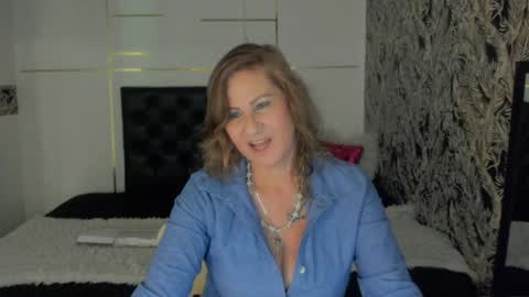 Snapshot of scarlethoot_ chatting on January 19, 6:00 pm S C A R L E T online show from January 19, 6:00 pm