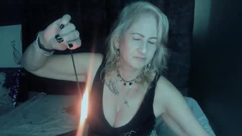 Snapshot of scarlethoot_ chatting on September 9, 11:43 am S C A R L E T online show from September 9, 11:43 am