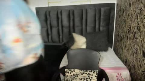 Snapshot of scarlethoot_ chatting on October 16, 11:55 am S C A R L E T online show from October 16, 11:55 am
