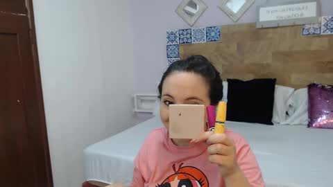 Snapshot of scarletlevis chatting on September 20, 10:05 am scarlet online show from September 20, 10:05 am