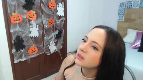 Snapshot of scarletlevis chatting on October 14, 10:27 am scarlet online show from October 14, 10:27 am