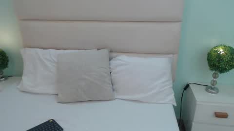 scarlet  online show from March 15, 11:27 am