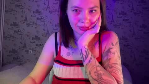 scarletpetal online show from October 15, 10:37 am