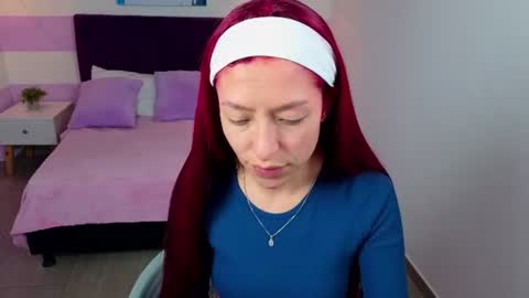 Snapshot of scarlett__bell chatting on June 12, 1:21 pm Scarlett online show from June 12, 1:21 pm