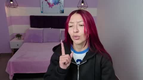 Snapshot of scarlett__bell chatting on July 14, 12:22 pm Scarlett online show from July 14, 12:22 pm