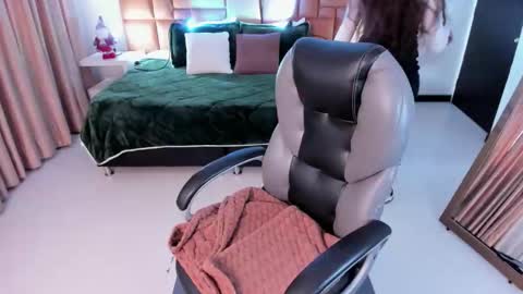 Scarlett online show from December 17, 12:33 pm