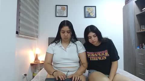 Snapshot of scarlett_evance chatting on March 21, 10:53 am Scarlett and Jazmin online show from March 21, 10:53 am