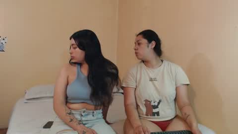 Snapshot of scarlett_evance chatting on July 7, 6:56 pm Scarlett and Jazmin online show from July 7, 6:56 pm