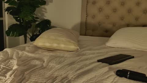 Snapshot of scarlett_grand chatting on October 28, 5:00 am Scarlett Grand online show from October 28, 5:00 am