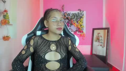 scarlett_lune online show from May 28, 7:11 pm