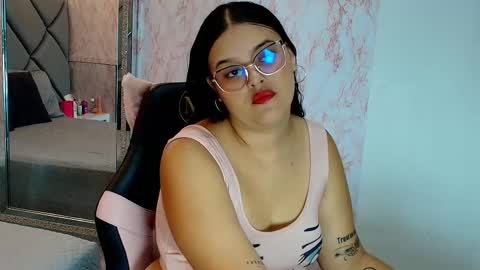 Snapshot of scarlett_montoya chatting on January 16, 11:58 am scarlett montoya online show from January 16, 11:58 am