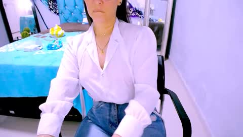 Snapshot of scarlett_sex2 chatting on February 9, 1:37 pm scarlet online show from February 9, 1:37 pm