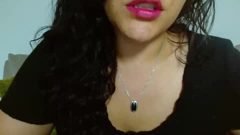 Snapshot of scarlett_tits92 chatting on April 20, 9:27 pm hellen online show from April 20, 9:27 pm