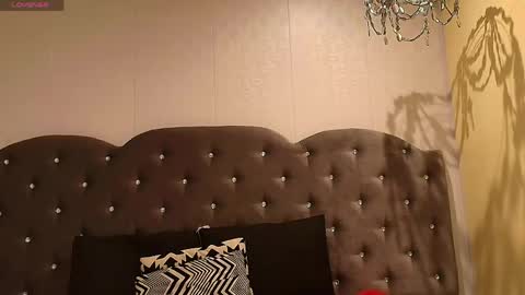 Snapshot of scarlett_venom_ chatting on April 21, 1:42 am scarlett_venom_ online show from April 21, 1:42 am
