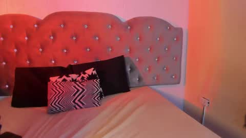 Snapshot of scarlett_venom_ chatting on April 28, 8:25 pm scarlett_venom_ online show from April 28, 8:25 pm