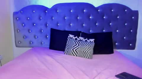 Snapshot of scarlett_venom_ chatting on May 9, 8:25 pm scarlett_venom_ online show from May 9, 8:25 pm
