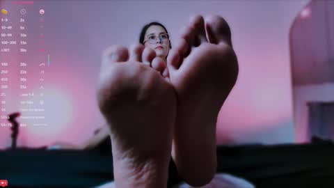 Snapshot of scarlettredsins chatting on February 18, 3:35 am Danna online show from February 18, 3:35 am