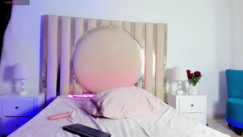 Snapshot of scarlettross_ chatting on February 25, 6:09 pm Scarlett Ross online show from February 25, 6:09 pm