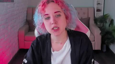 Snapshot of scarlettsparksxx chatting on May 25, 1:28 pm Scarlett online show from May 25, 1:28 pm