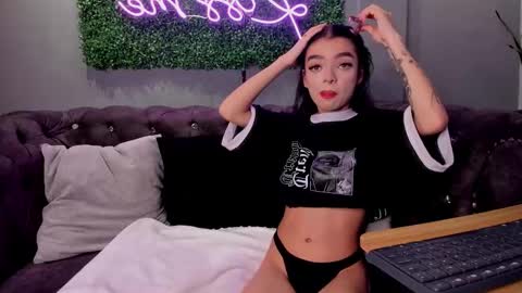 Scarlet online show from October 27, 6:12 pm