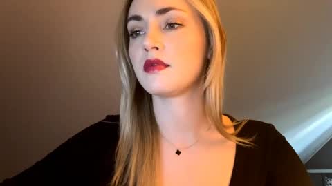ScarlettxBlonde online show from May 5, 6:32 am