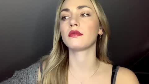 ScarlettxBlonde online show from May 18, 6:19 am