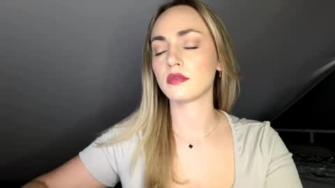 ScarlettxBlonde online show from May 22, 8:42 am