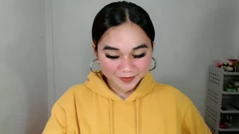 Snapshot of scarletvamp chatting on April 10, 10:03 pm scarletvamp online show from April 10, 10:03 pm