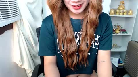 Snapshot of scarletxxxx chatting on December 19, 3:18 am Queen Scarlet online show from December 19, 3:18 am