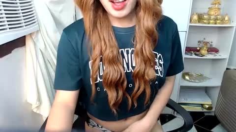 Snapshot of scarletxxxx chatting on December 22, 5:23 am Queen Scarlet online show from December 22, 5:23 am