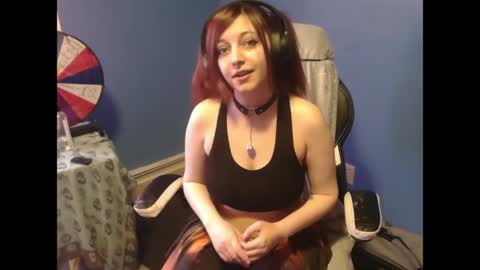 Snapshot of scarslutwitch chatting on April 22, 10:33 pm ScarSlutWitch online show from April 22, 10:33 pm