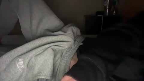 Snapshot of scb894682 chatting on December 5, 5:06 pm Skinny College Boy online show from December 5, 5:06 pm