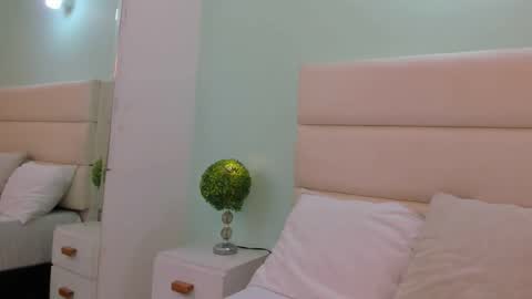 SCARLET online show from March 15, 11:27 am