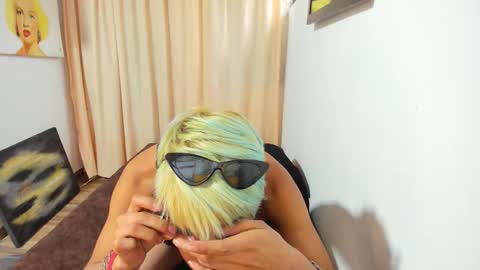 Snapshot of scenebrandy chatting on February 1, 10:19 pm scenebrandy online show from February 1, 10:19 pm