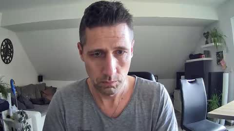 Snapshot of schnuckigeil chatting on March 16, 12:20 pm Dildomen online show from March 16, 12:20 pm