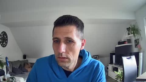 Snapshot of schnuckigeil chatting on March 24, 7:46 am Dildomen online show from March 24, 7:46 am