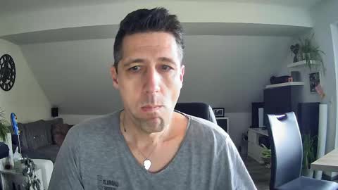 Snapshot of schnuckigeil chatting on March 26, 8:31 am Dildomen online show from March 26, 8:31 am