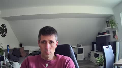 Snapshot of schnuckigeil chatting on April 3, 12:25 pm Dildomen online show from April 3, 12:25 pm