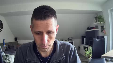 Snapshot of schnuckigeil chatting on April 16, 9:32 am Dildomen online show from April 16, 9:32 am