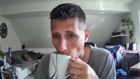 Snapshot of schnuckigeil chatting on May 4, 7:26 am Dildomen online show from May 4, 7:26 am