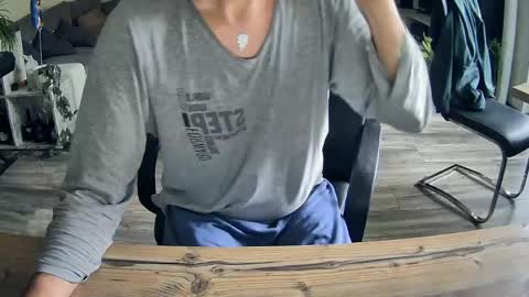 Snapshot of schnuckigeil chatting on May 7, 7:03 am Dildomen online show from May 7, 7:03 am