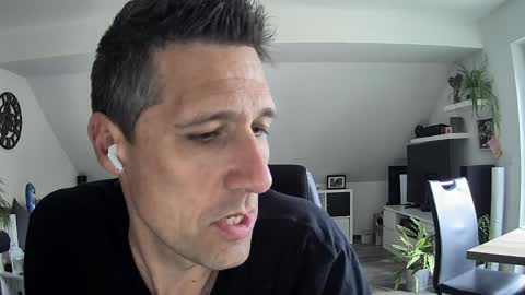 Snapshot of schnuckigeil chatting on May 20, 10:43 am Dildomen online show from May 20, 10:43 am