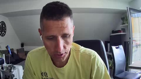 Snapshot of schnuckigeil chatting on June 2, 10:39 am Dildomen online show from June 2, 10:39 am
