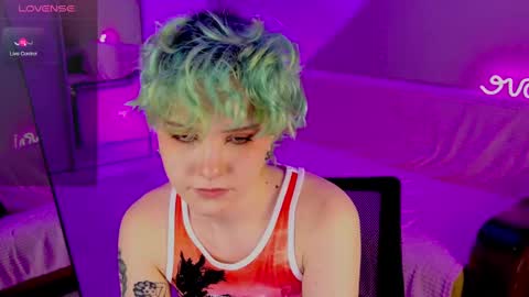 Snapshot of school_love chatting on January 22, 4:33 pm Rina online show from January 22, 4:33 pm