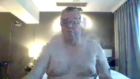 Snapshot of scoobs71 chatting on May 19, 8:42 am Scoobs online show from May 19, 8:42 am