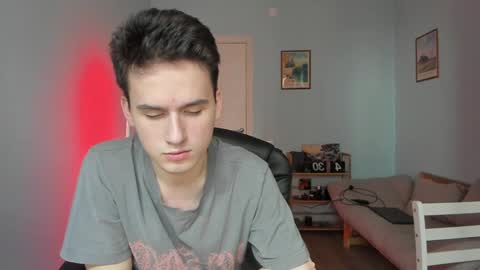 Snapshot of scooby_r chatting on January 31, 8:32 am Thomas brunette and Alex blond online show from January 31, 8:32 am