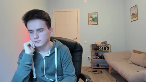 Snapshot of scooby_r chatting on February 3, 3:27 pm Thomas brunette and Alex blond online show from February 3, 3:27 pm