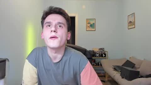 Snapshot of scooby_r chatting on March 6, 3:13 pm Thomas brunette and Alex blond online show from March 6, 3:13 pm