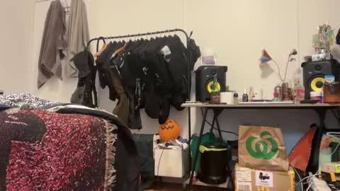 Snapshot of scorpio_kia chatting on November 3, 4:14 am scorpio_kia online show from November 3, 4:14 am